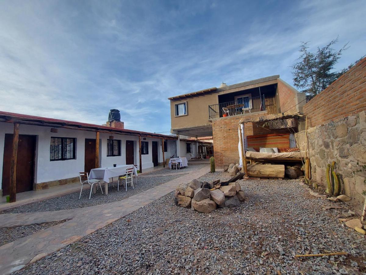 Arbol Tilcara Hostel Bagian luar foto