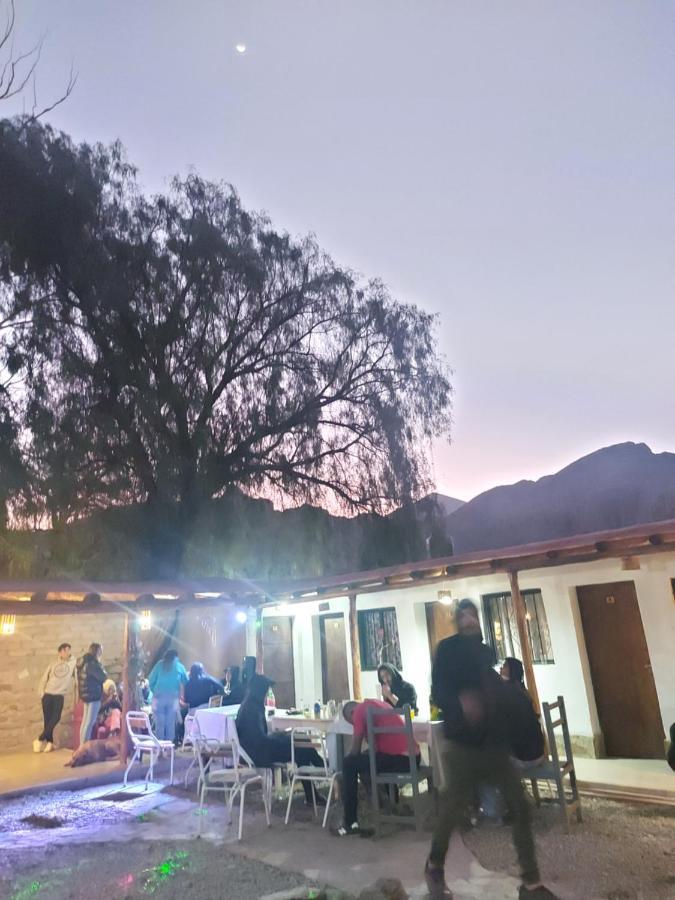 Arbol Tilcara Hostel Bagian luar foto
